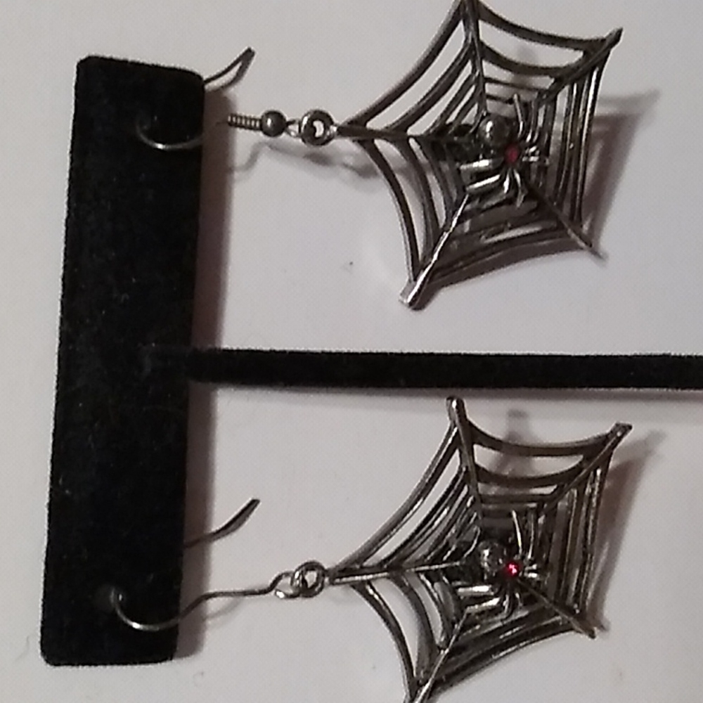 Nwt Spiderweb Earrings - Picture 5 of 5